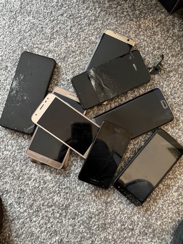 Job lot damaged smartphones - lot,